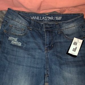 Cute mid rise skinny jeans